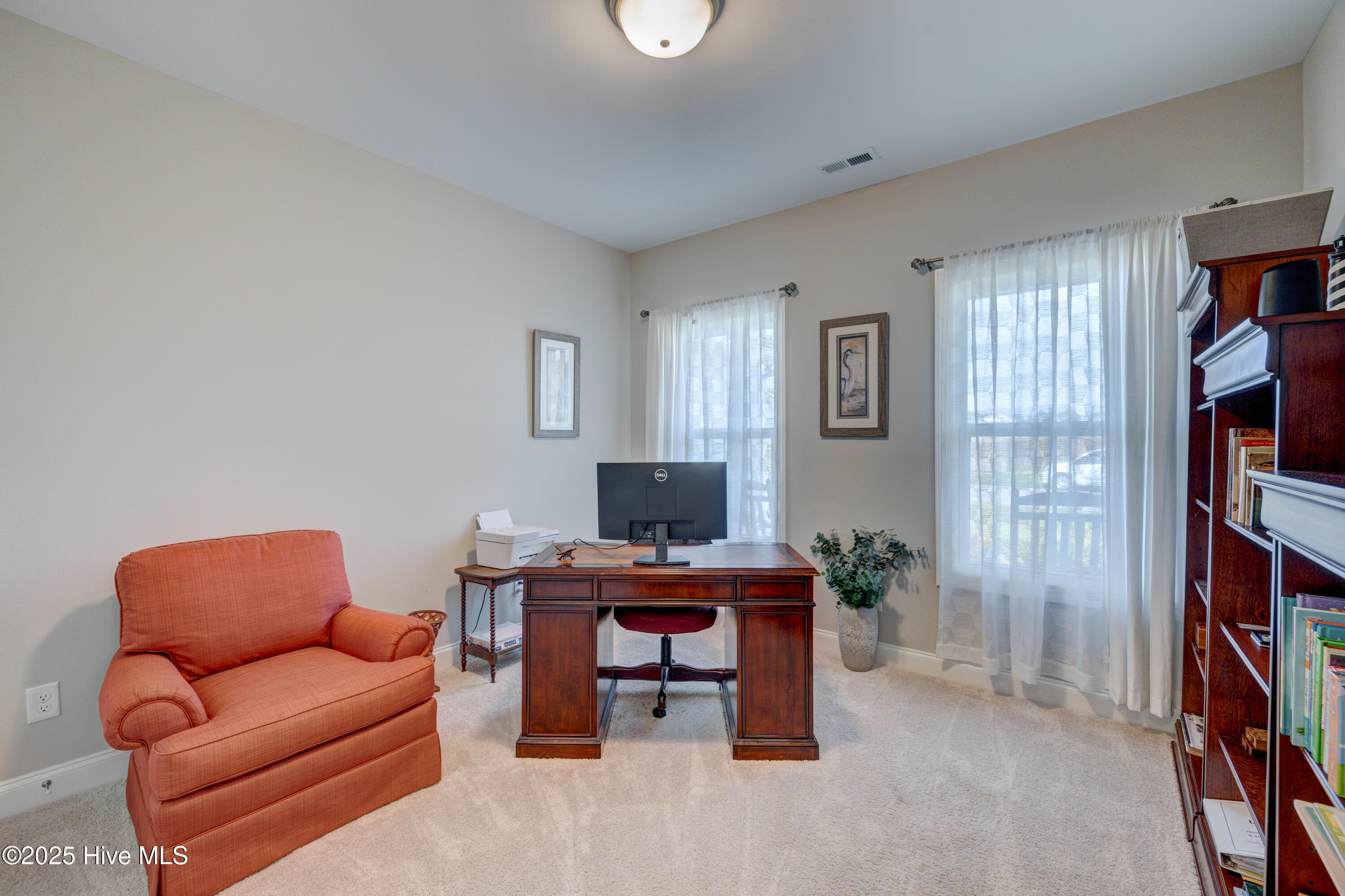 49 W Hennings Way