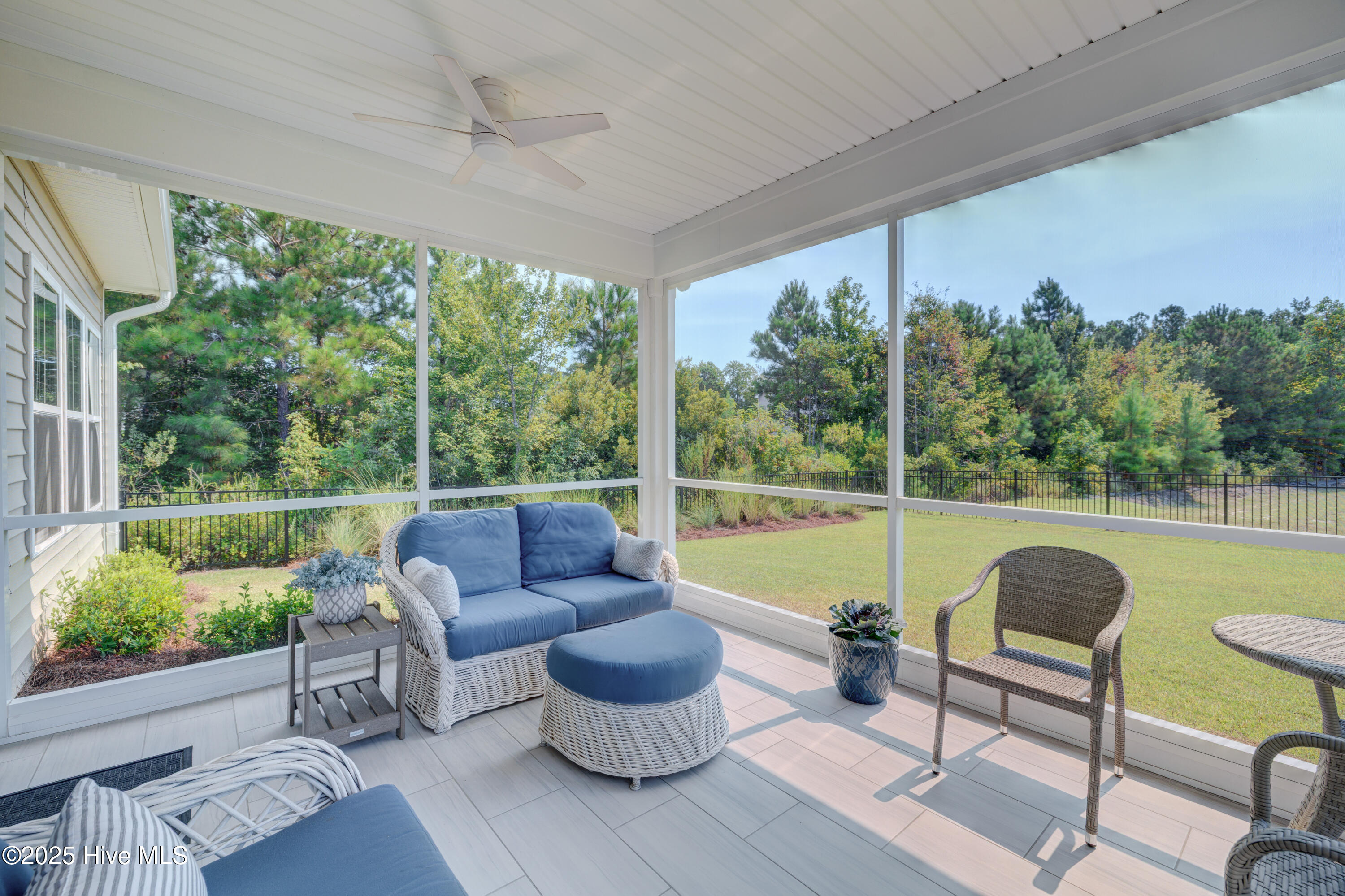 49 W Hennings Way