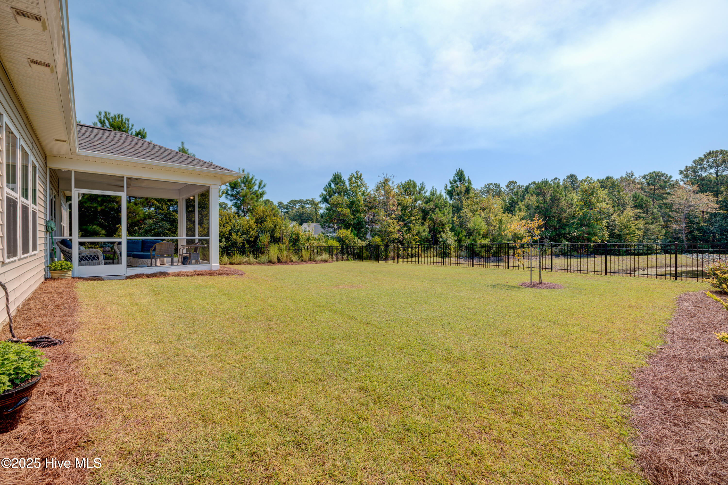 49 W Hennings Way