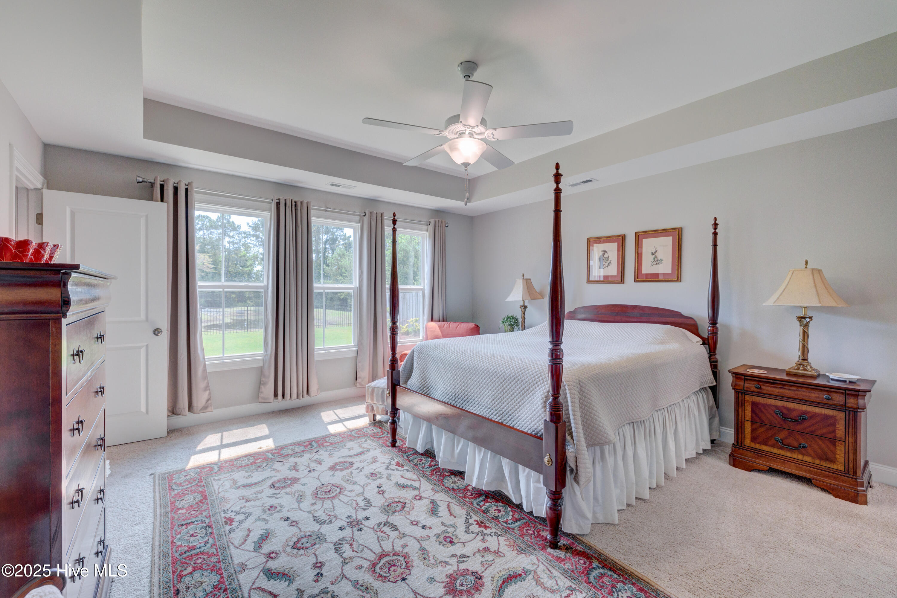 49 W Hennings Way