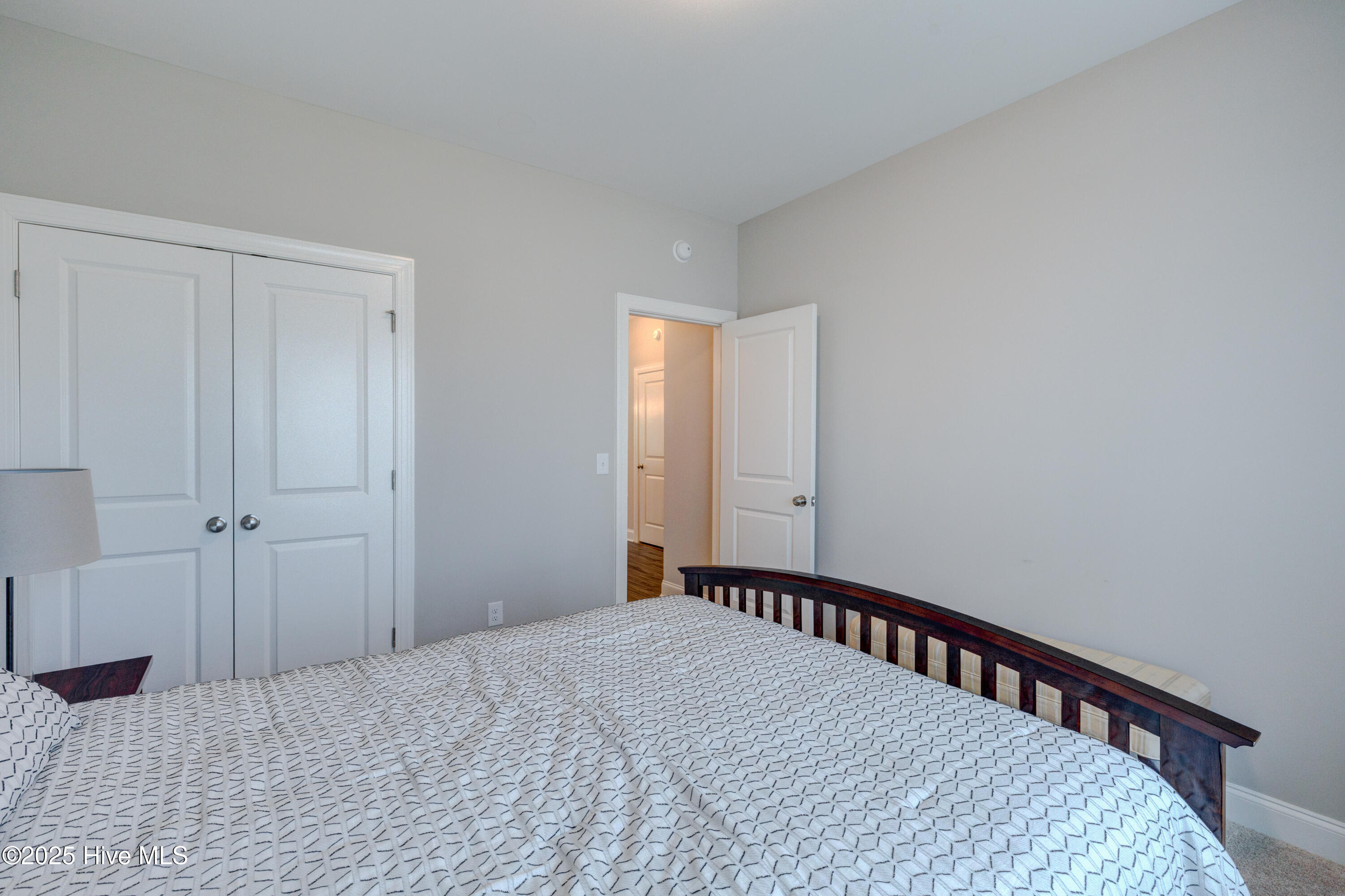 49 W Hennings Way