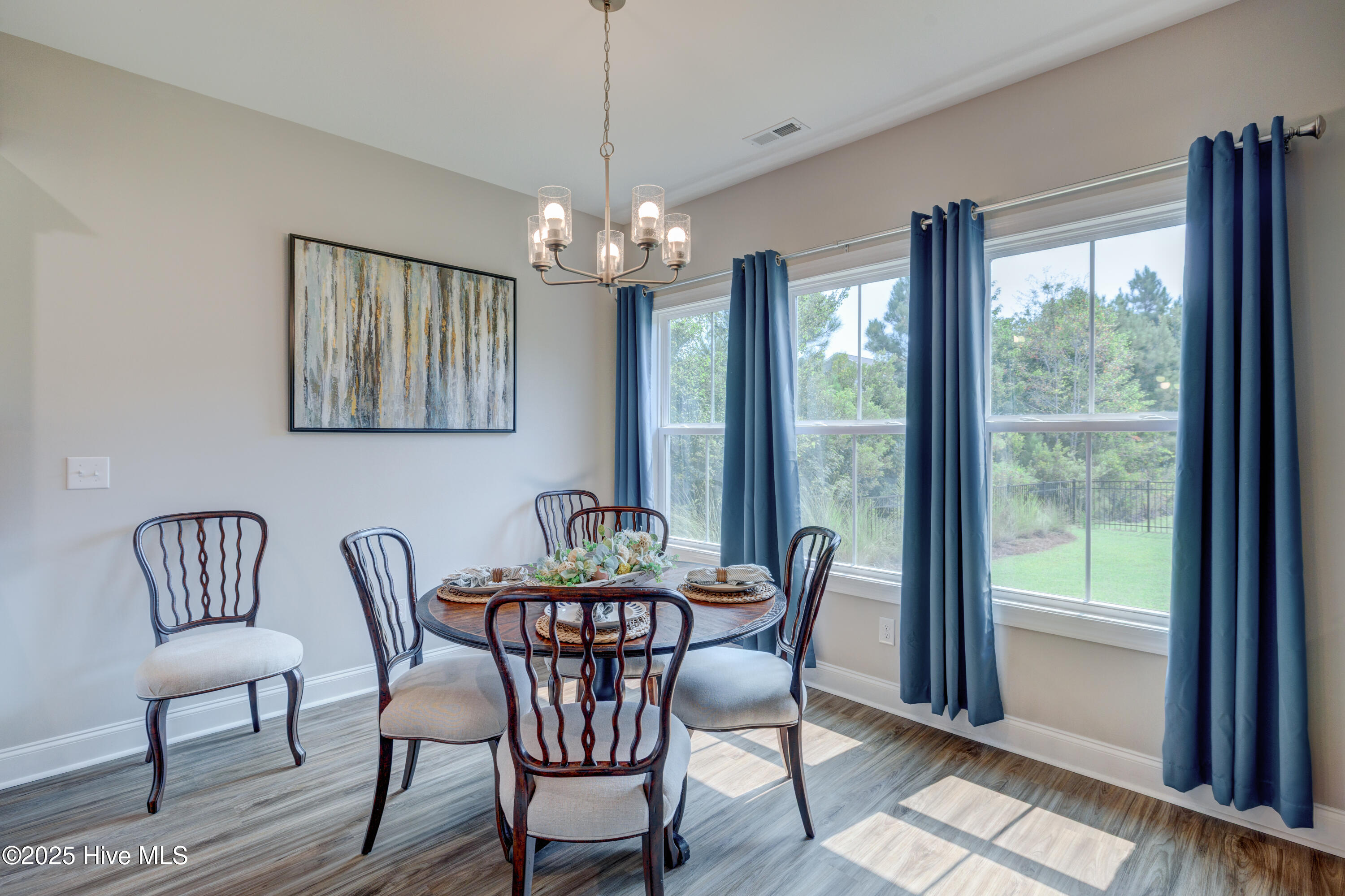 49 W Hennings Way