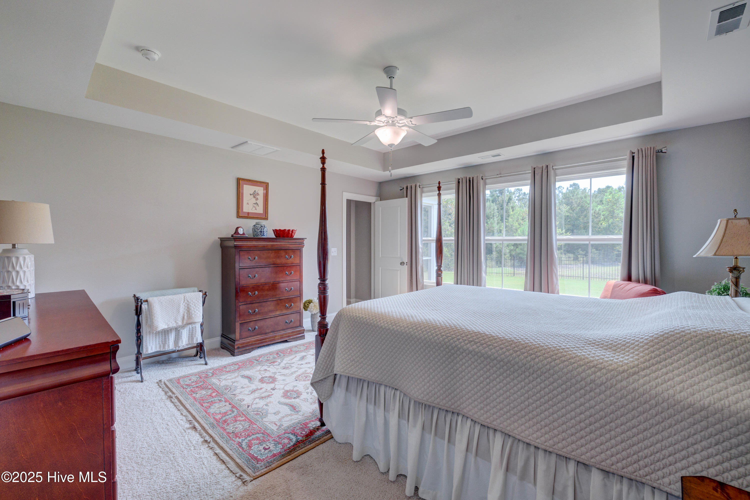 49 W Hennings Way