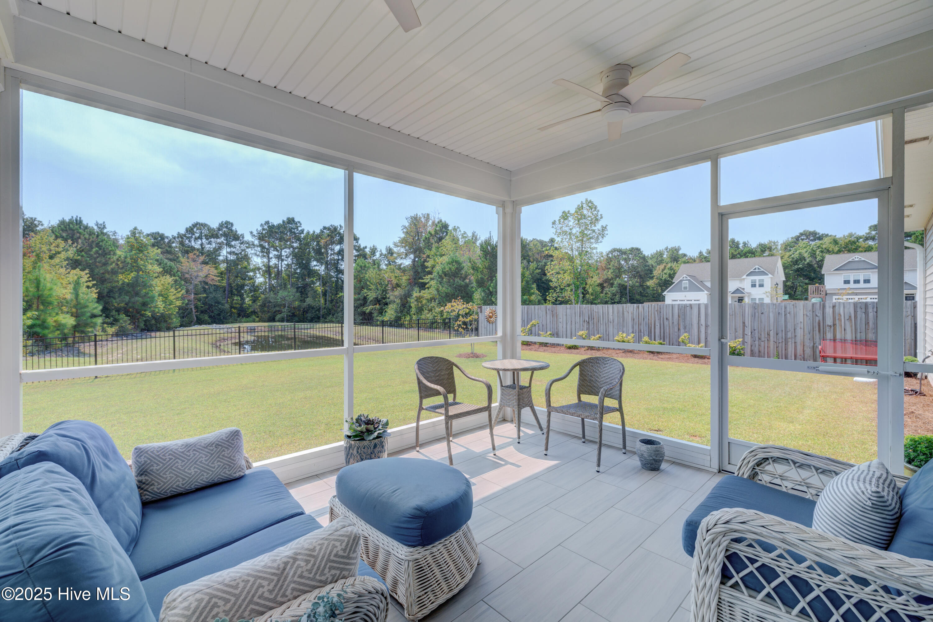 49 W Hennings Way