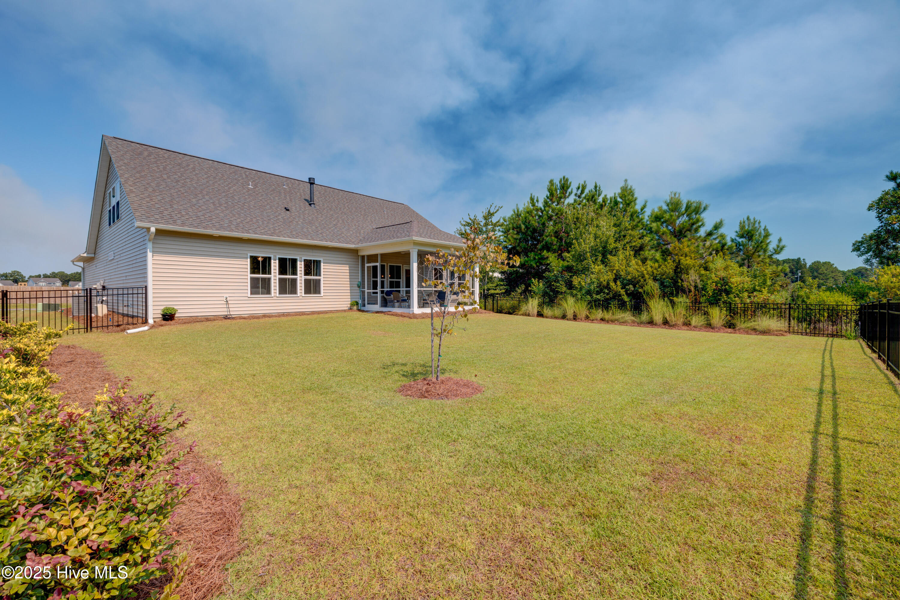 49 W Hennings Way