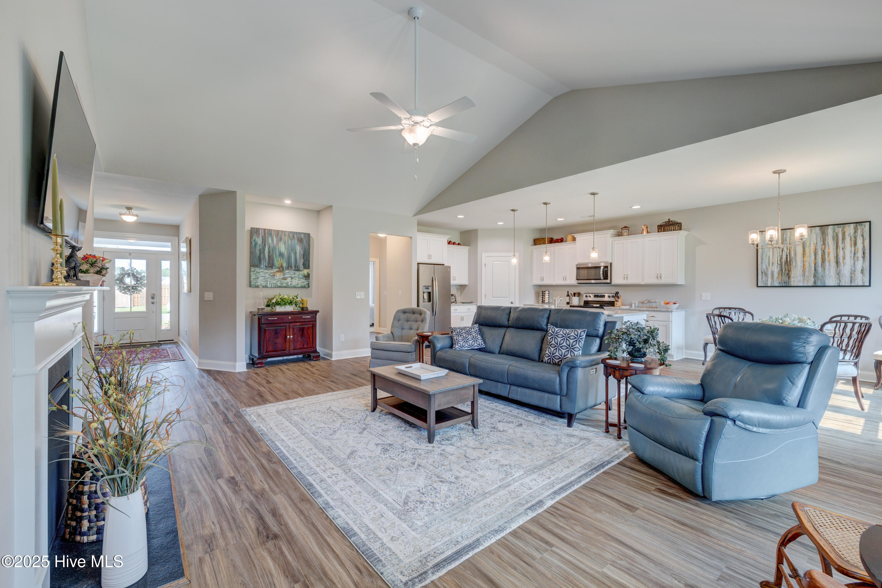 49 W Hennings Way