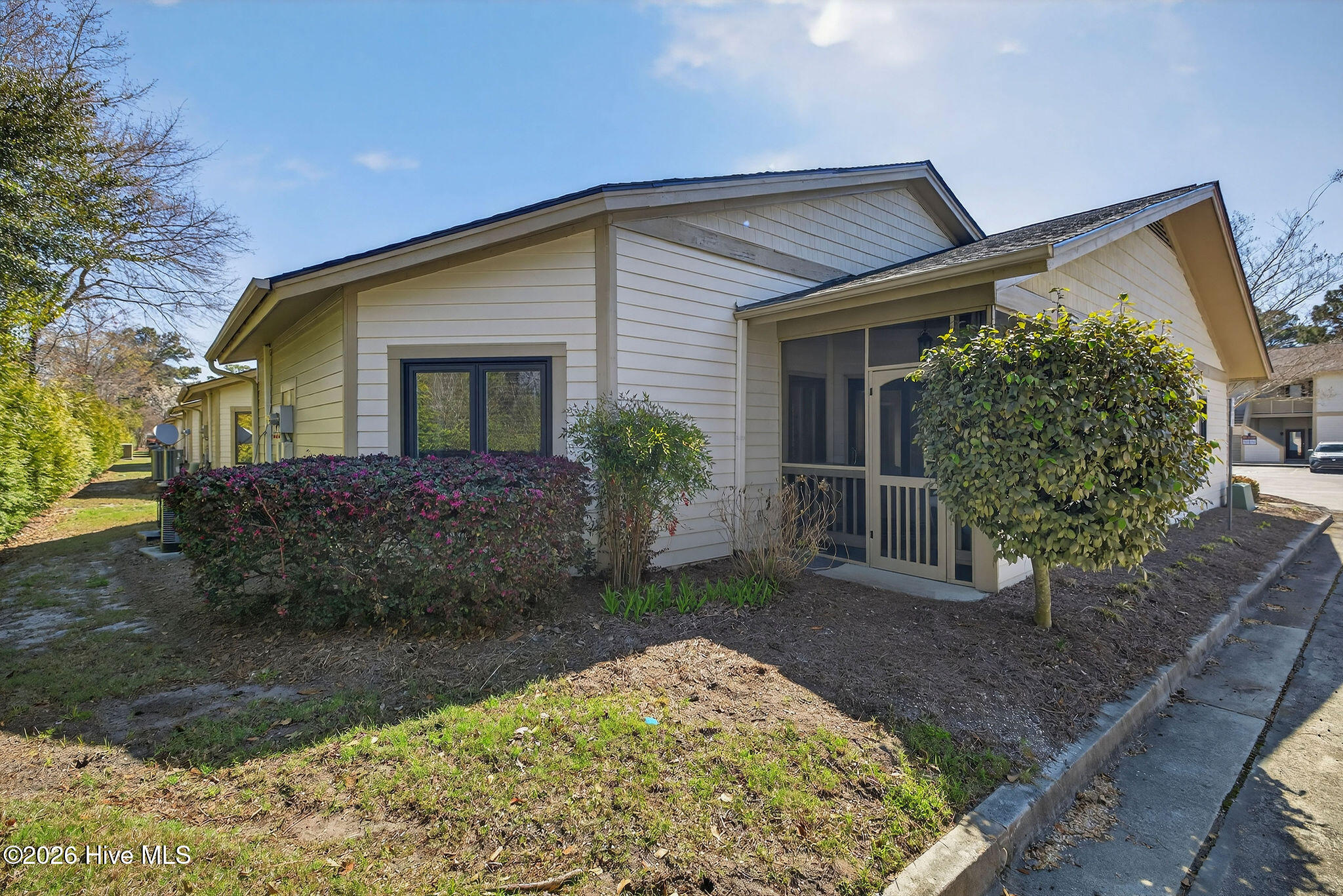 123 Longstreet Drive Apt 101