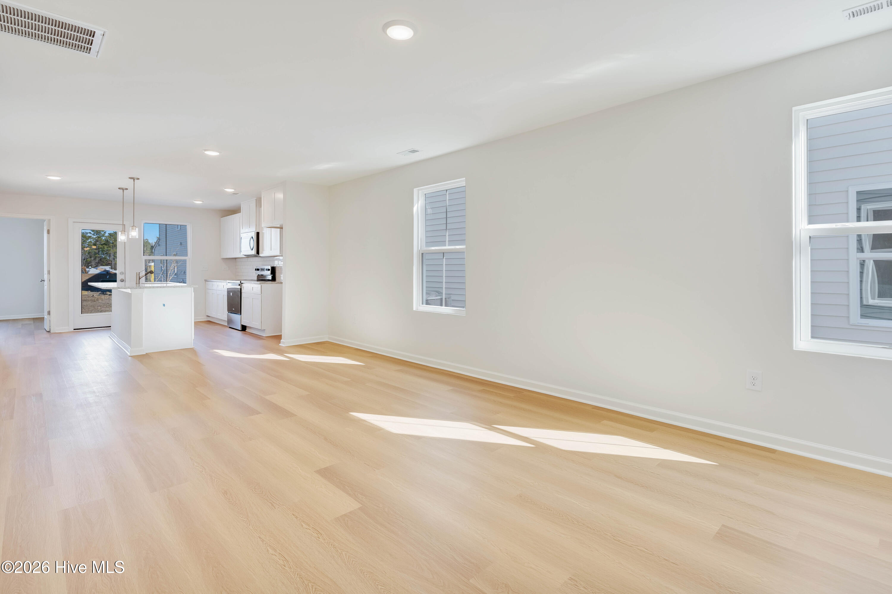 20 W Pioneer Way 129
