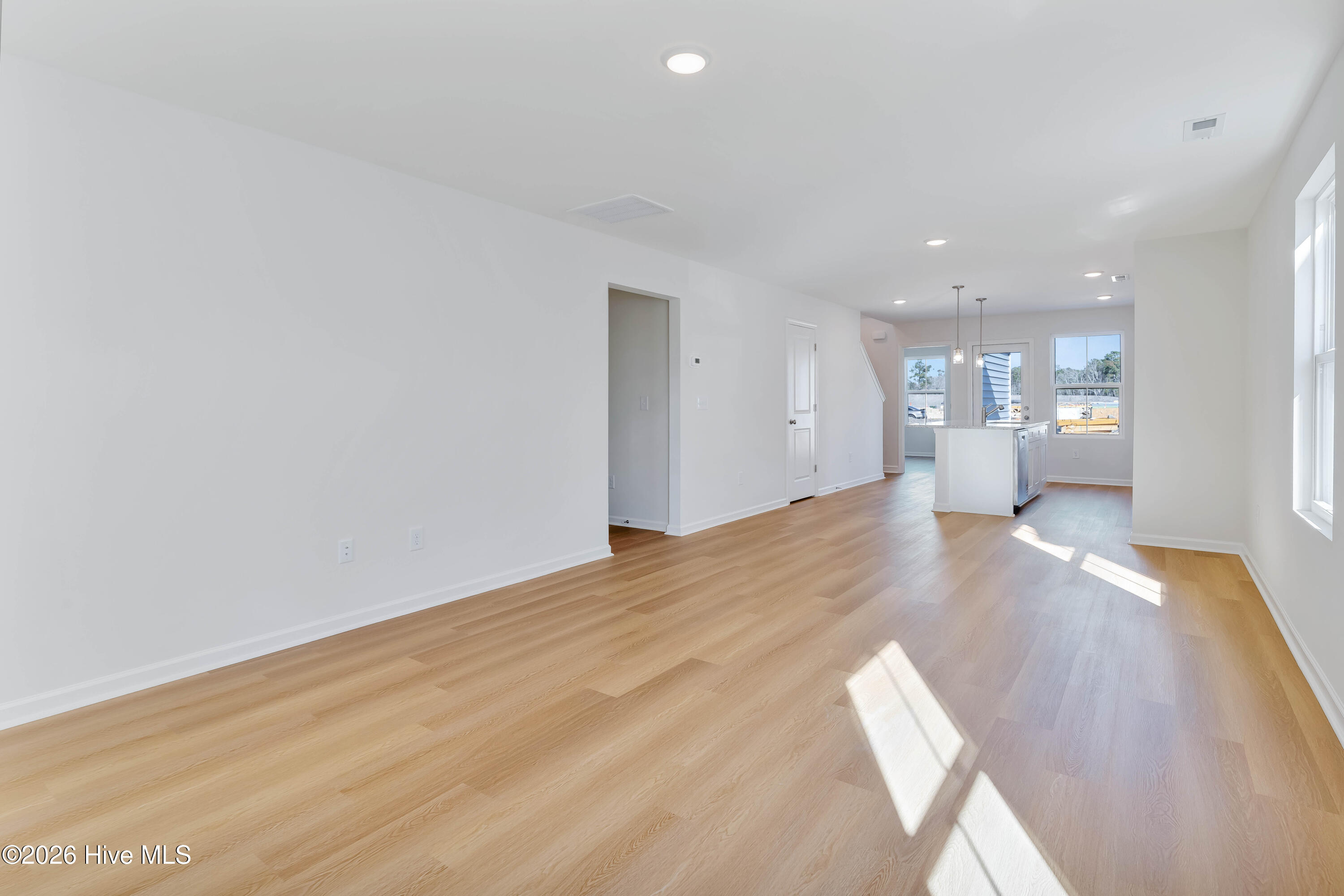 20 W Pioneer Way 129
