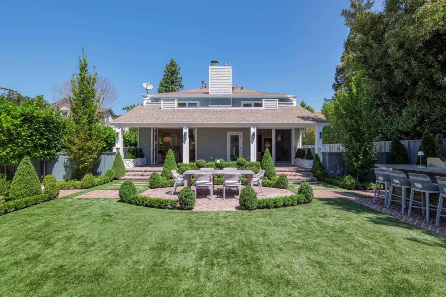 1032 Channing AVE