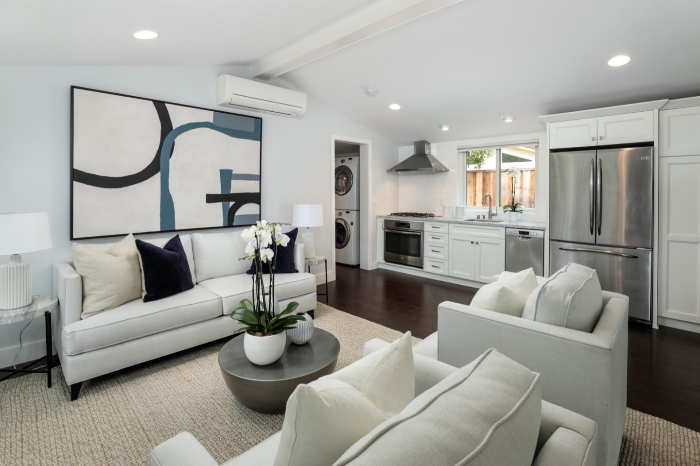 884 Santa Rita AVE