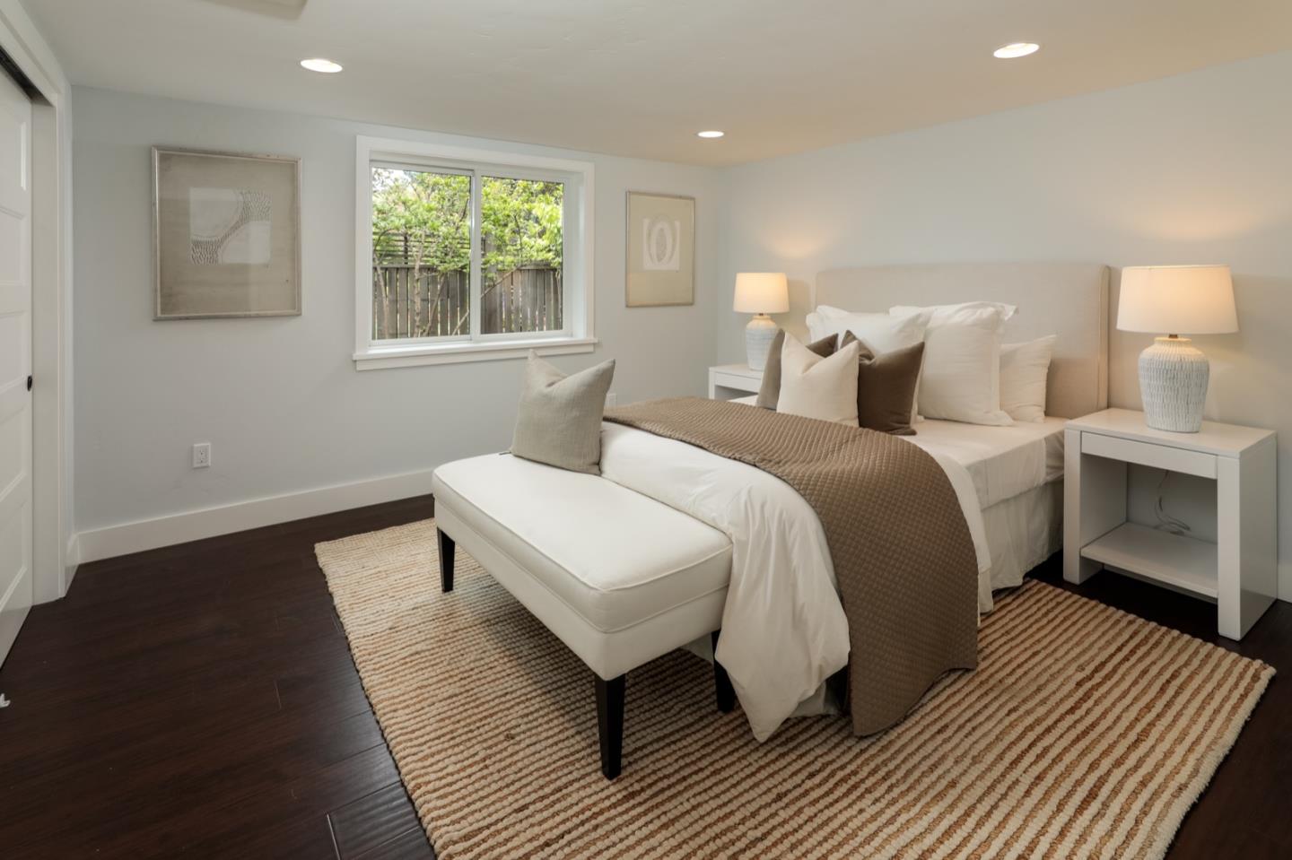884 Santa Rita AVE