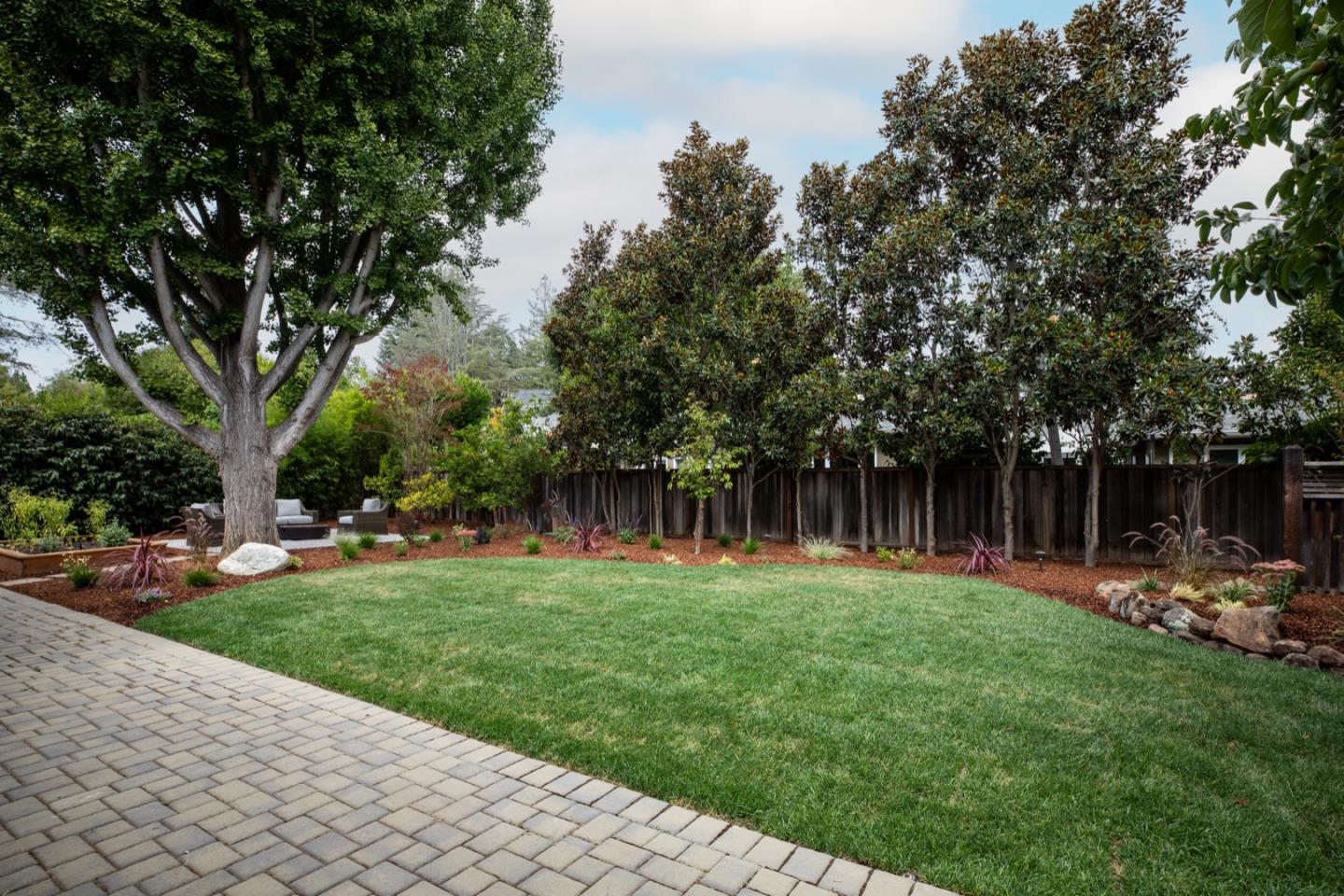 884 Santa Rita AVE
