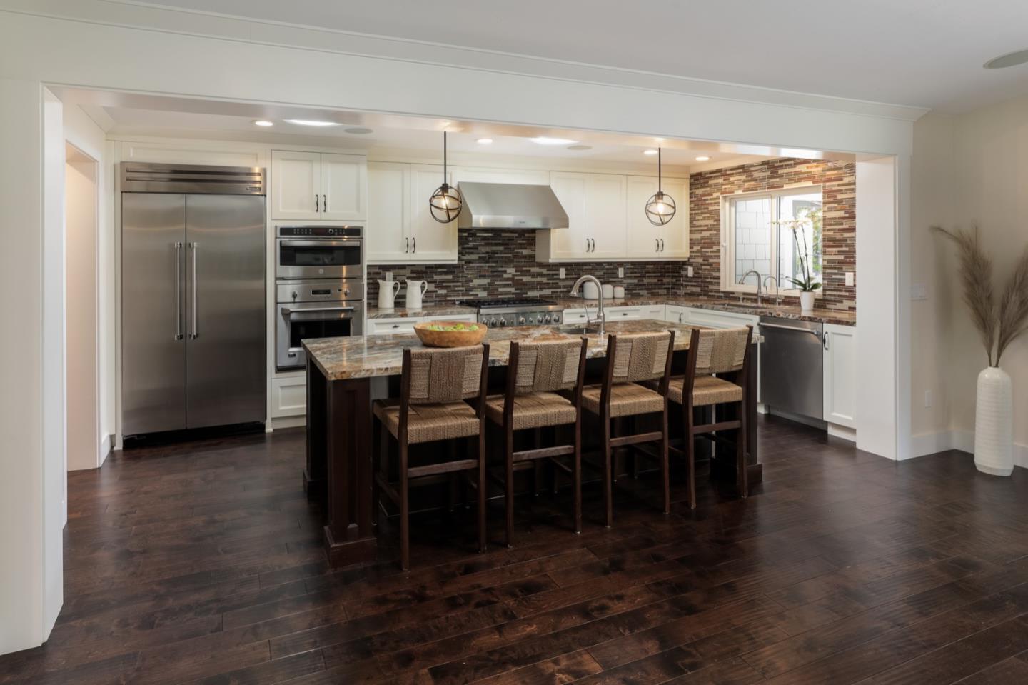 884 Santa Rita AVE