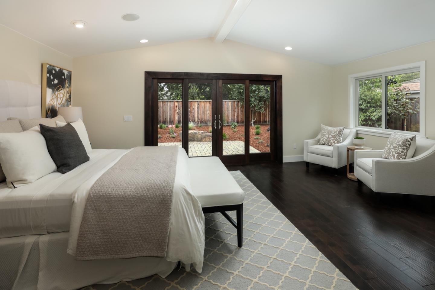 884 Santa Rita AVE