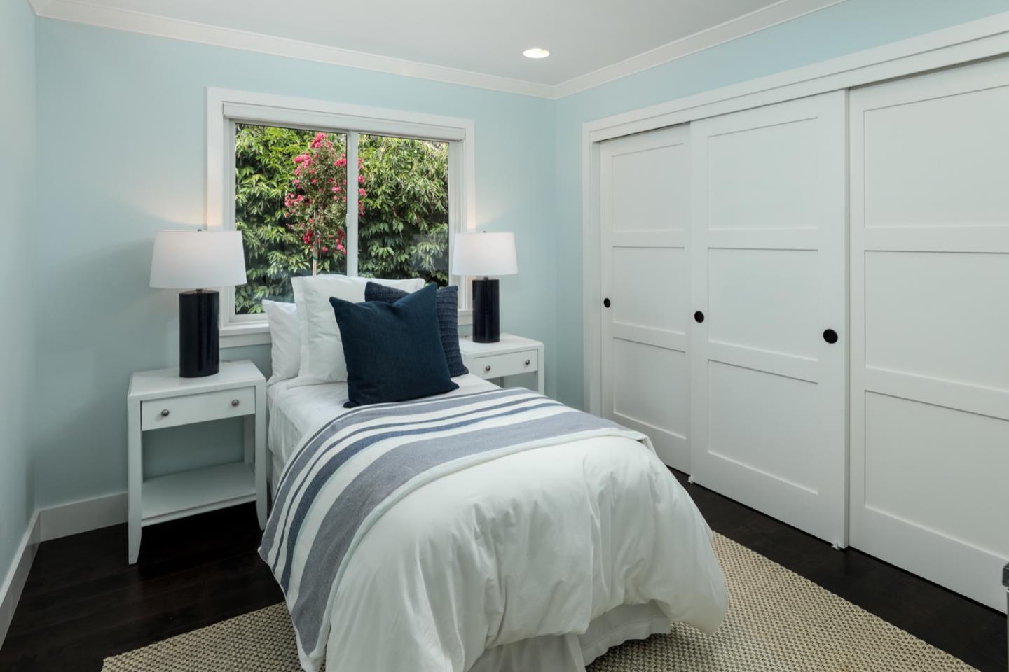 884 Santa Rita AVE