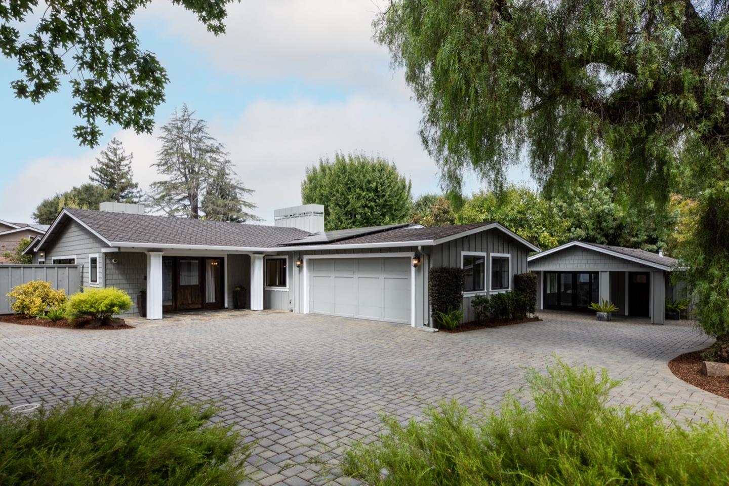 884 Santa Rita AVE