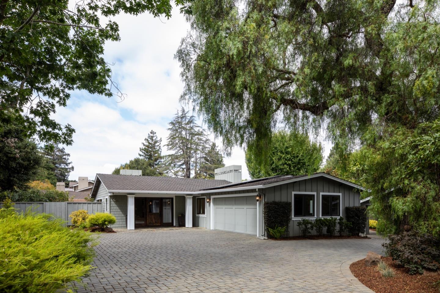 884 Santa Rita AVE