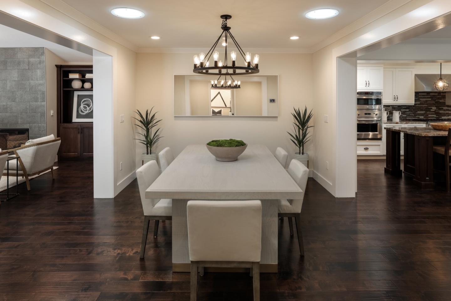884 Santa Rita AVE
