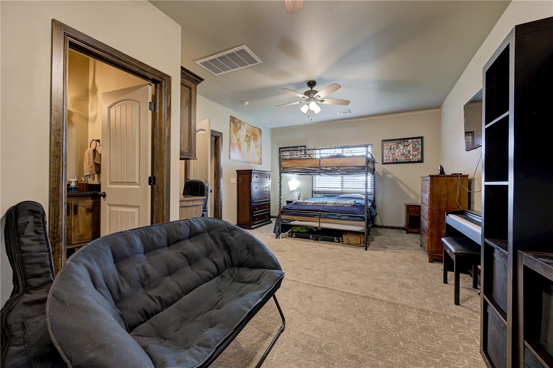 606 Legacy Avenue