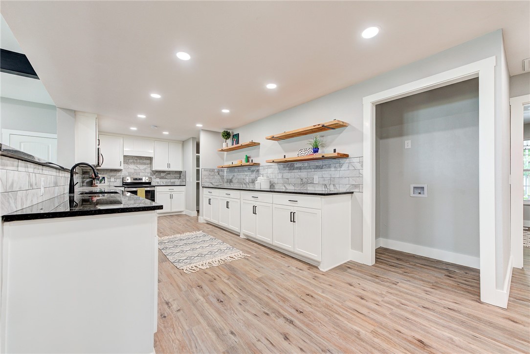 1624 Hawthorne Court