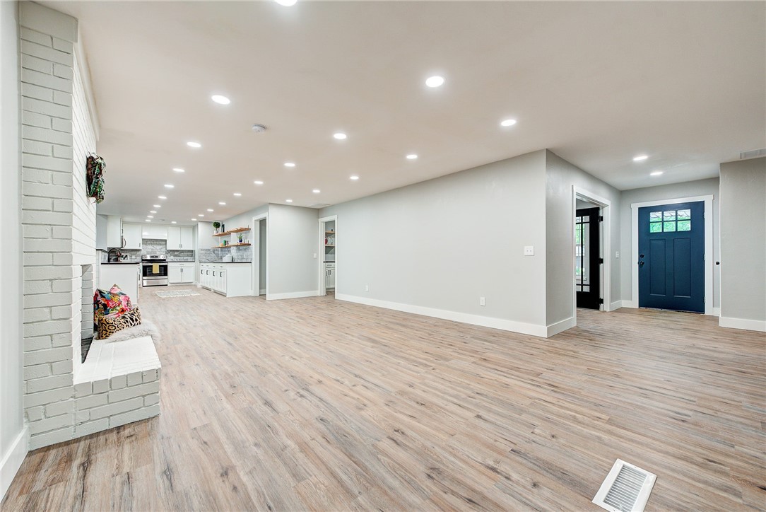 1624 Hawthorne Court