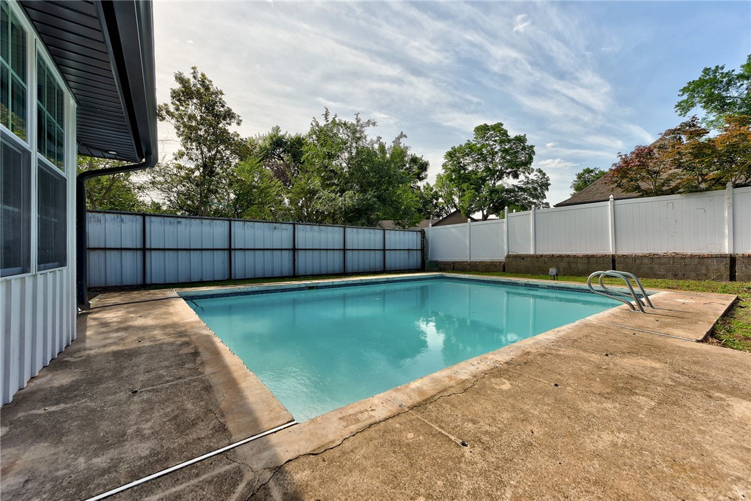 1624 Hawthorne Court