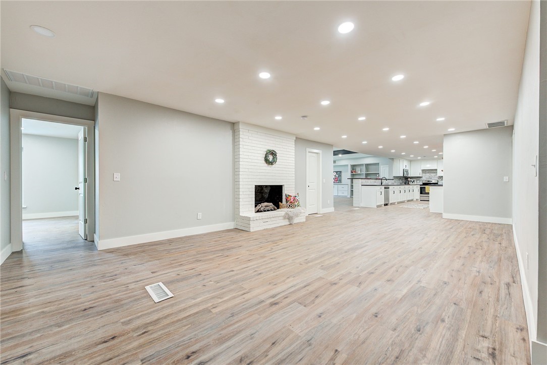 1624 Hawthorne Court