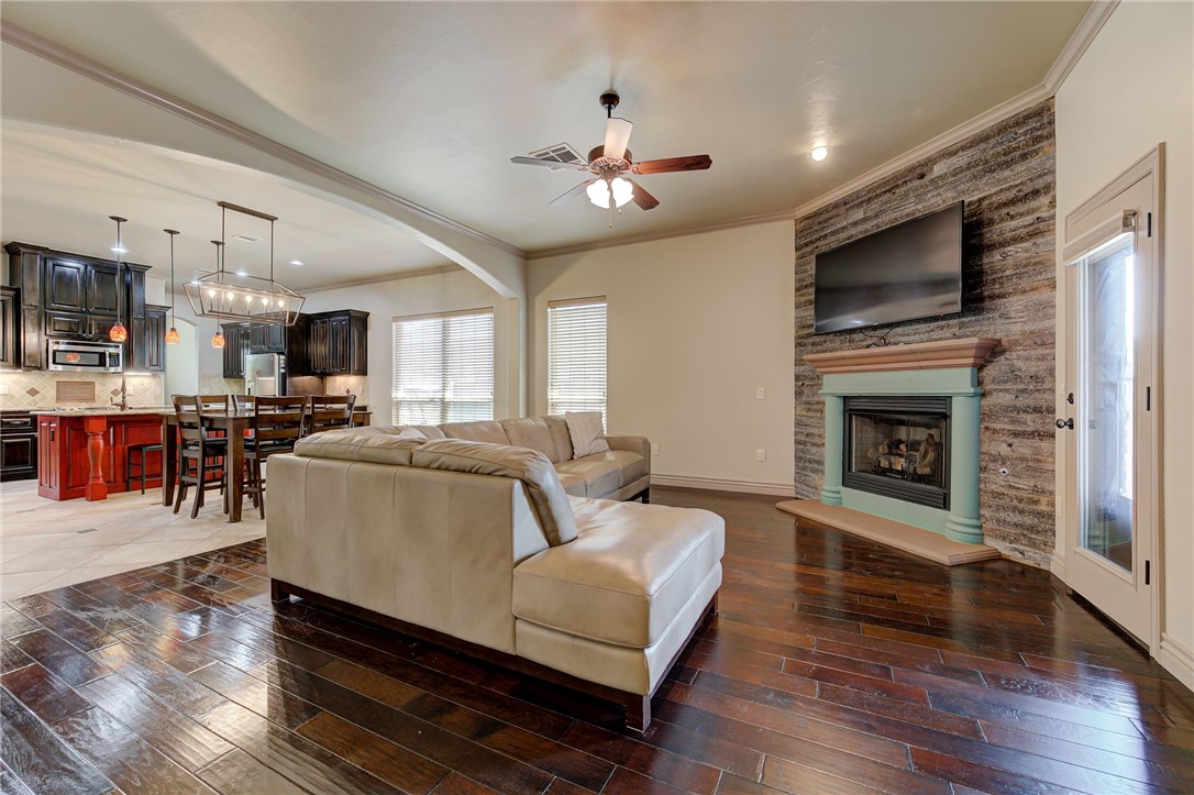 1224 Skyler Way