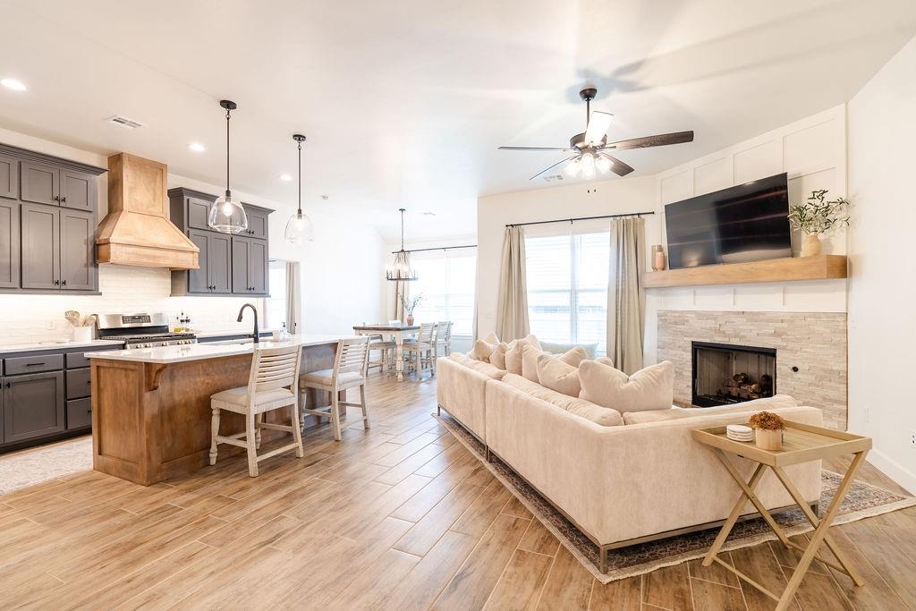 1308 Torrey Pines Road