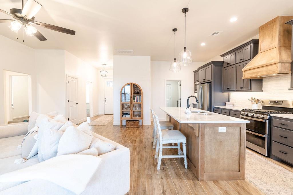 1308 Torrey Pines Road
