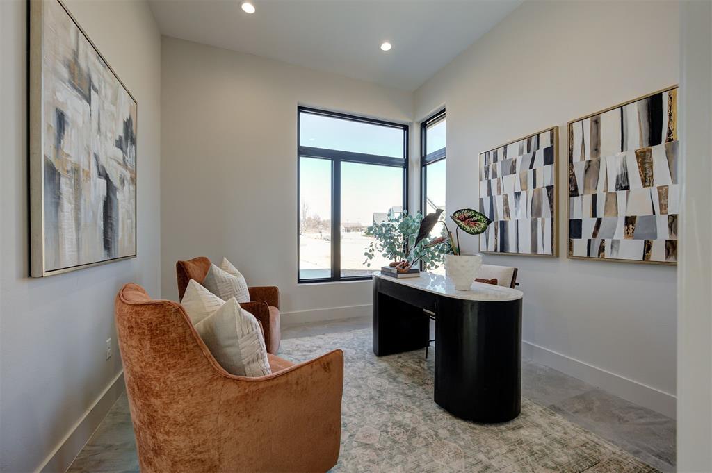 2261 Edgewater Circle
