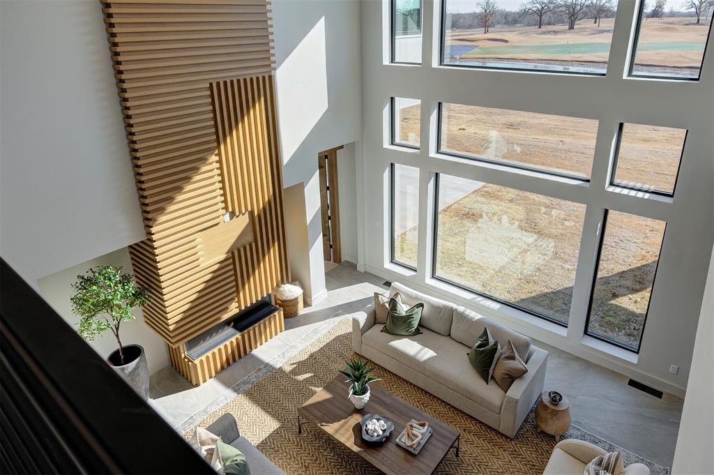 2261 Edgewater Circle