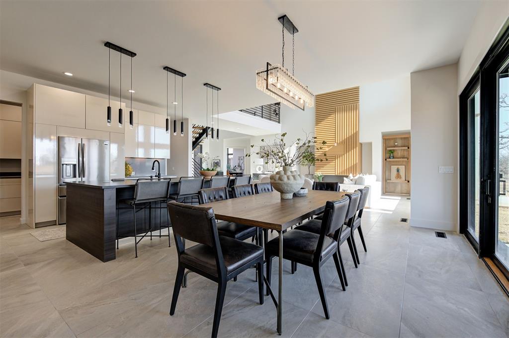 2261 Edgewater Circle