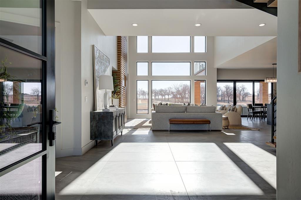 2261 Edgewater Circle