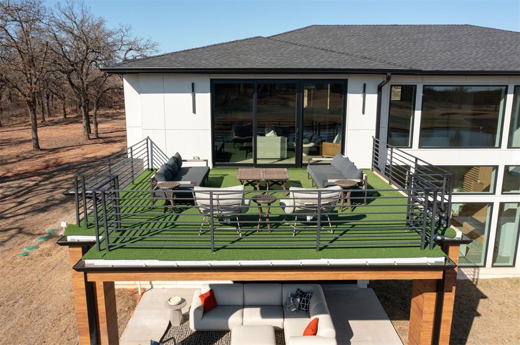2261 Edgewater Circle