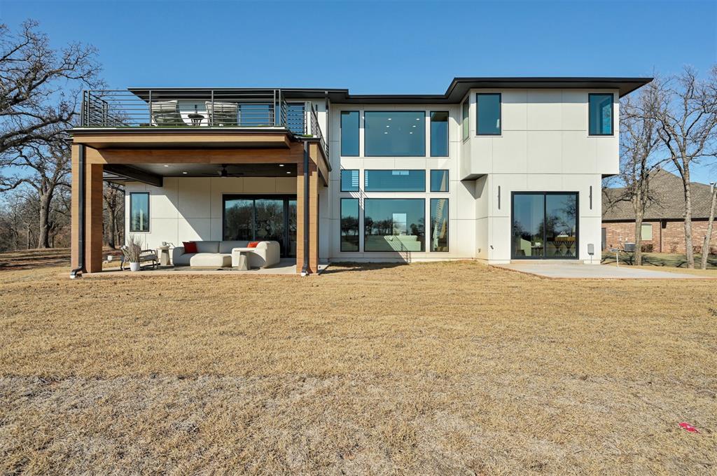 2261 Edgewater Circle