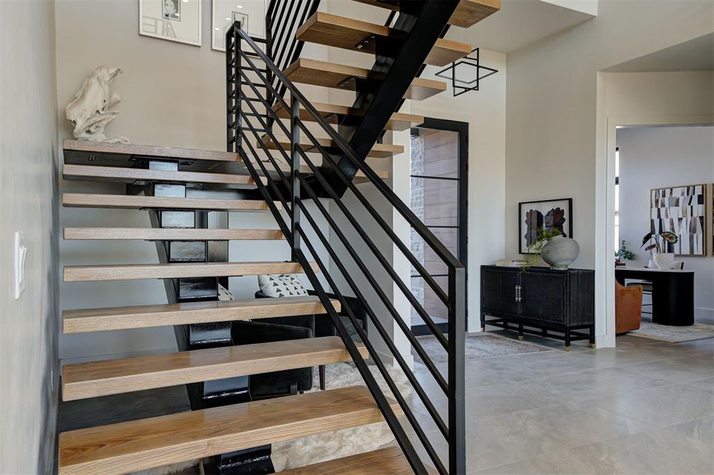 2261 Edgewater Circle