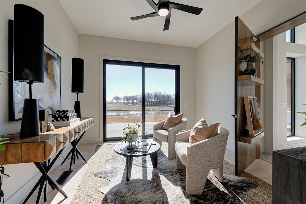2261 Edgewater Circle