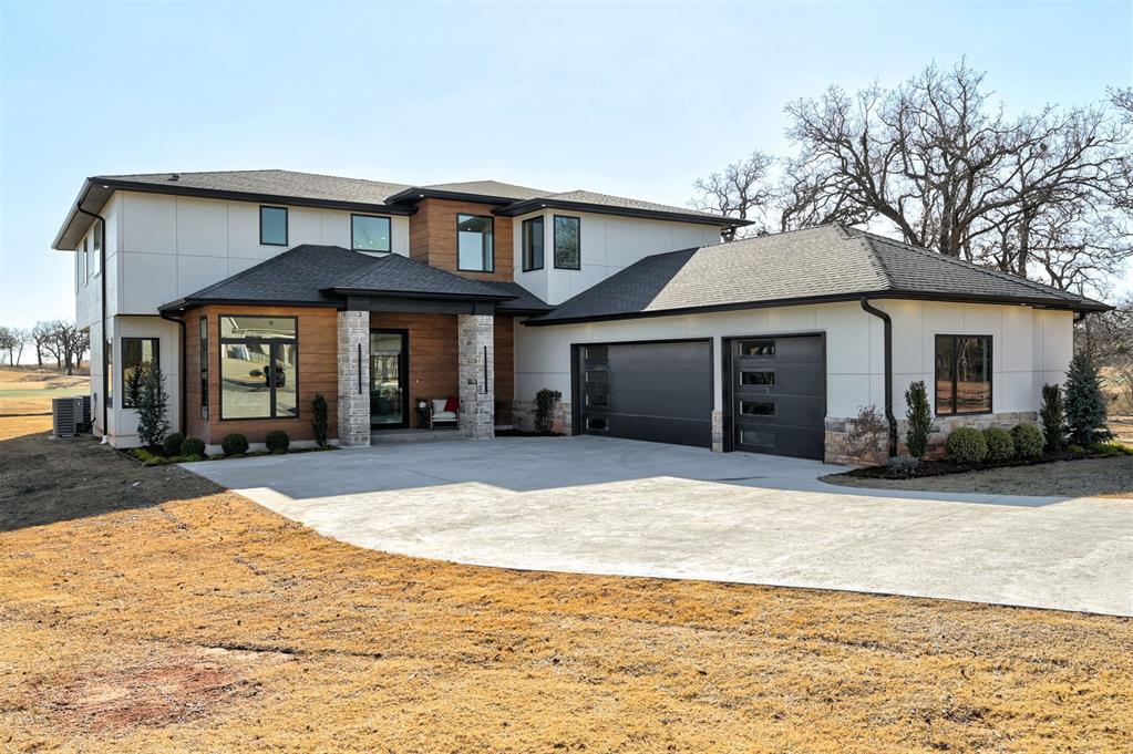 2261 Edgewater Circle