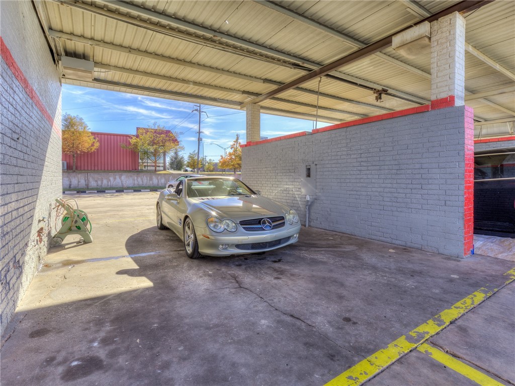 422 N Air Depot Boulevard