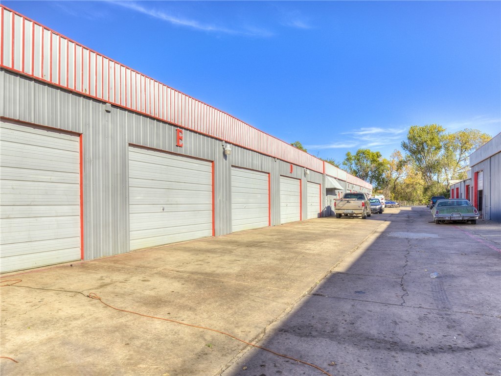 422 N Air Depot Boulevard