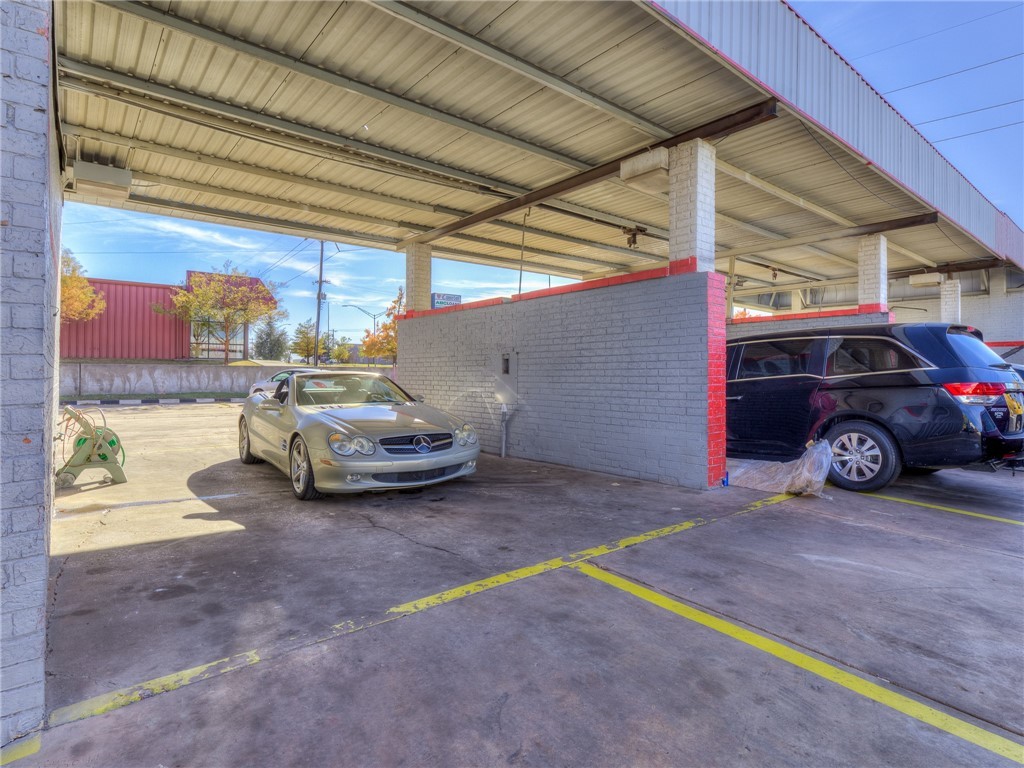 422 N Air Depot Boulevard