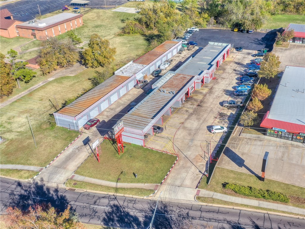 422 N Air Depot Boulevard