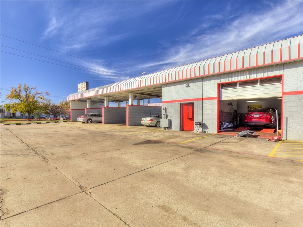 422 N Air Depot Boulevard