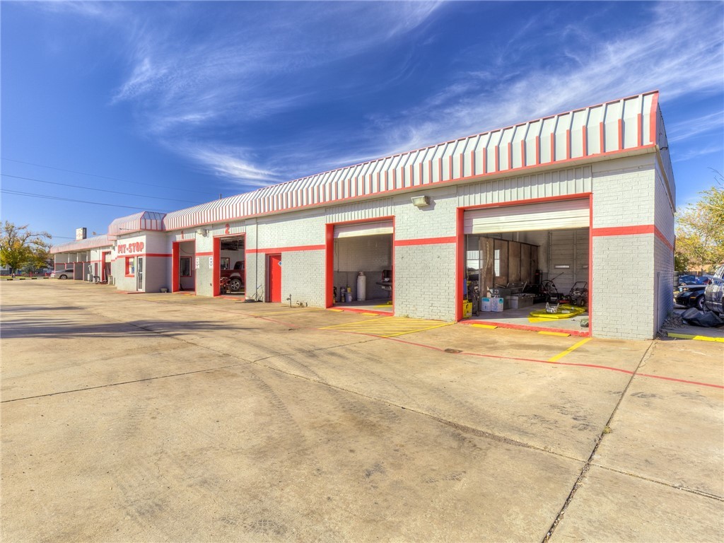 422 N Air Depot Boulevard