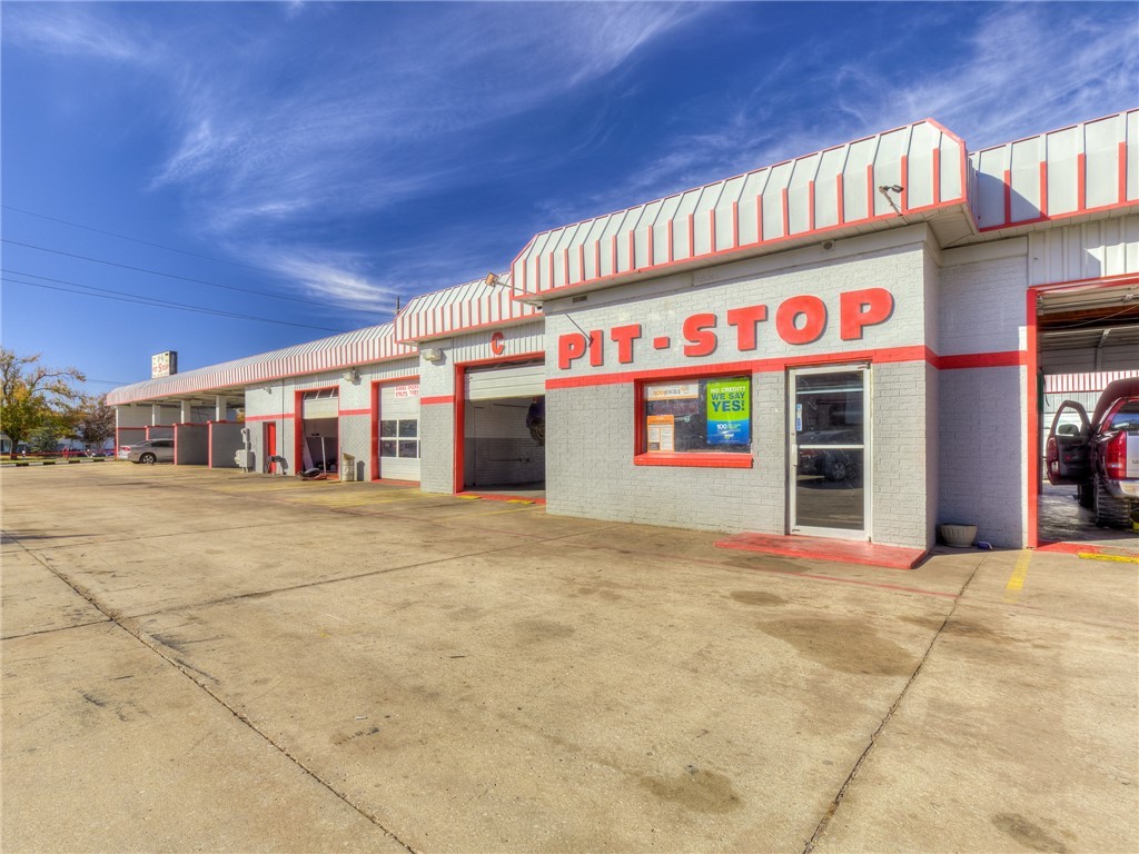 422 N Air Depot Boulevard