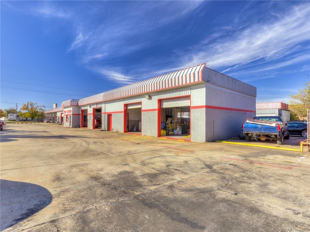 422 N Air Depot Boulevard