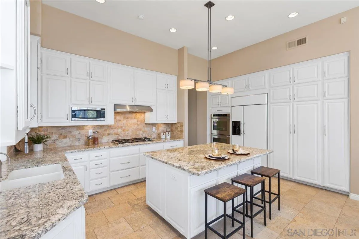 7279 Spoonbill Lane
