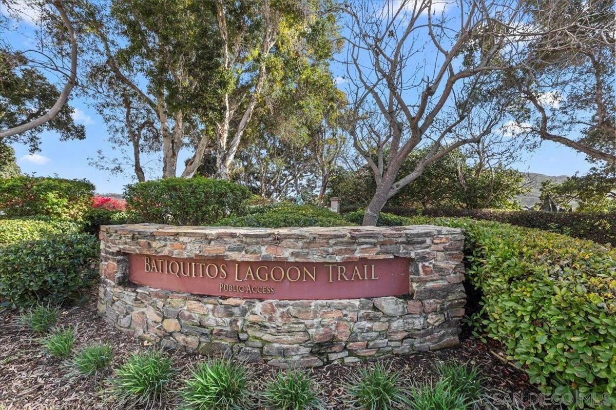 7279 Spoonbill Lane